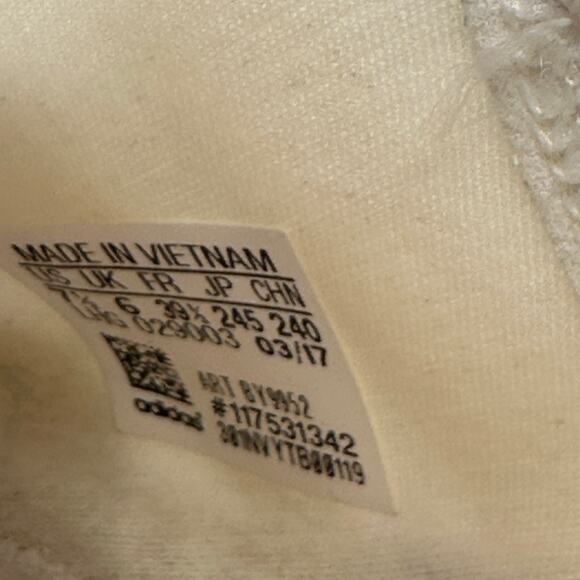 ADIDAS NMD R1 Women's 7.5 BY9952 BOOST Athletic Sneaker - Picture 7 of 7